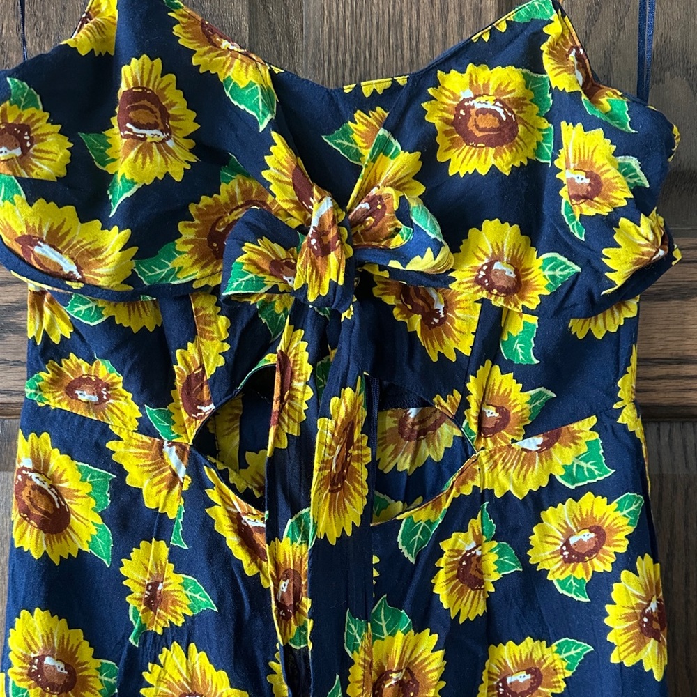 ๐ป Japna Floral Print Romper with Navy and Yellow sunflowers ๐ป - Picture 3 of 3